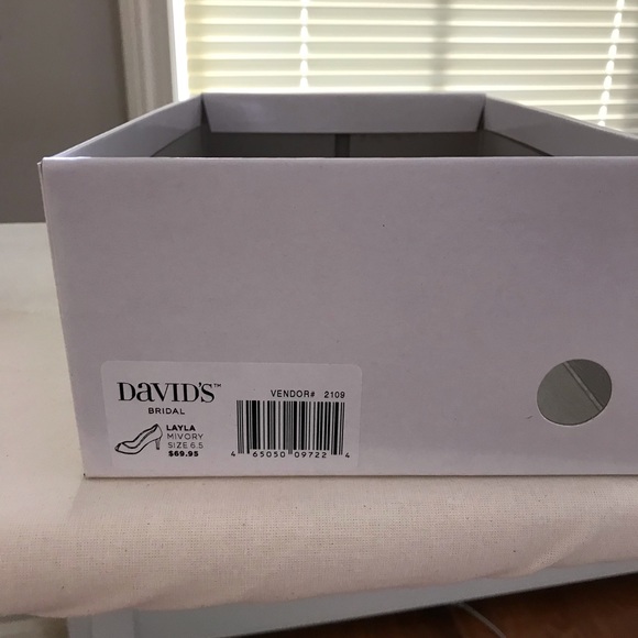 David’s Bridal lace heels - Picture 5 of 5